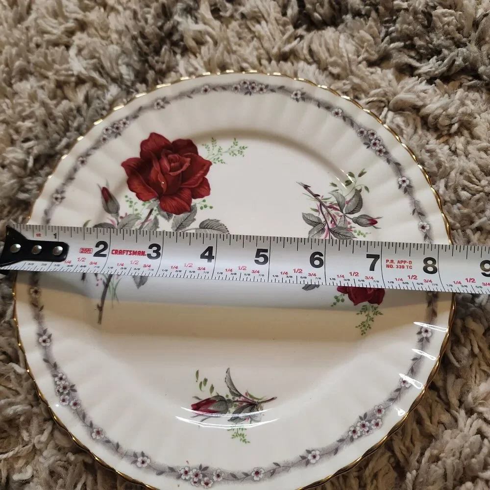 Royal Stafford Bone China “Roses to Remember” Red Rose Plate 8.25